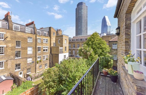 Waterloo Apartment | Spacious 3BDR On The Southbank With Balcony