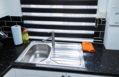 South Ockendon House | Spacious 3BR Home | Fast London Commute | 4minutes walk to station l Parking