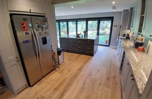 Netley House | Spacious 3BR Home with Garden and Parking