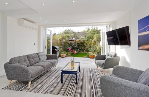 Northcote Cottage | Spacious 4 Bed House, Battersea