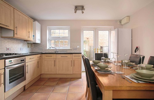 Grantham House | Spacious 4 Bedroom Home in Central Grantham