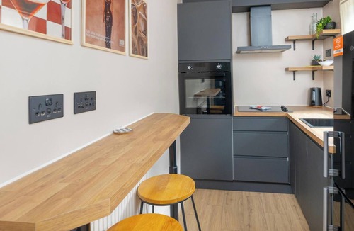 Darlington House | Spacious 4BR property | Near North Road Stn. | St