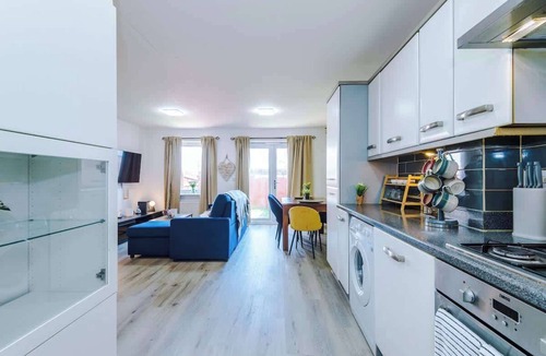 Salford House | Spacious 5BR | Free Parking | Garden | Manchester