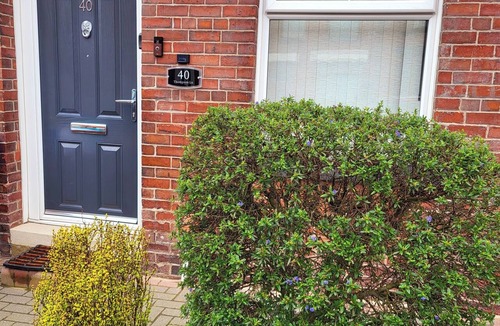 Oldham House | Spacious and Cozy 2-bedroom house in Manchester