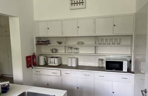 Oxford House | Spacious and stylish, games room with huge garden