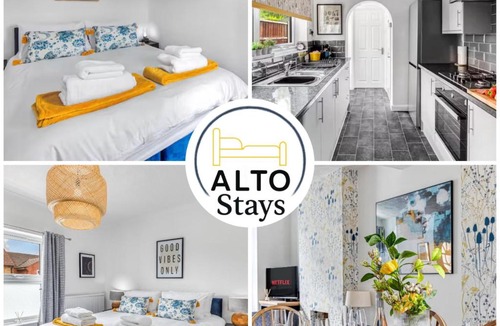 Kempston Apartment | Spacious Bedford House Sleeps 6 Superfast WiFi Weekly Rates