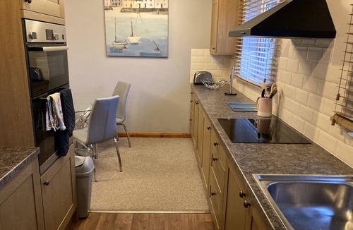 Grantham House | Spacious detached bungalow with off street parking