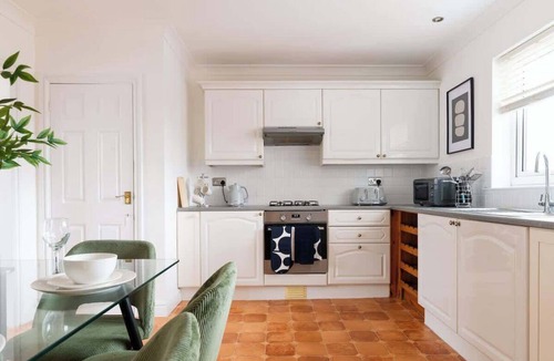 Erewash House | Spacious Home | Driveway Parking | Minutes from M1