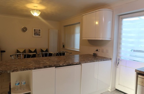 Rushmoor District House | Spacious Home from Home! Perfect for Farnborough Airshow.