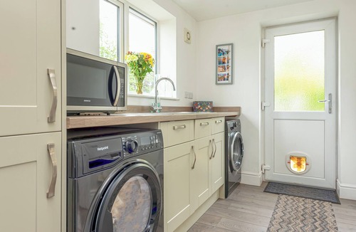Stafford House | Spacious Home Near Stafford Castle & Victoria Park - Pass the Keys