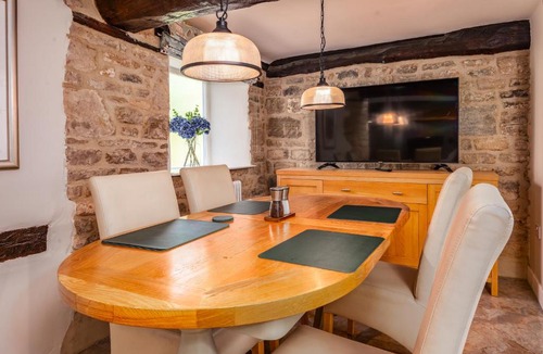 Stamford Apartment | Spacious, luxury town centre Granary conversion