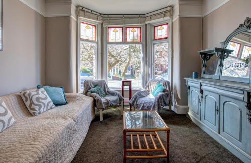 Stretford House | Spacious Victorian Family Home in Stretford - Pass the Keys