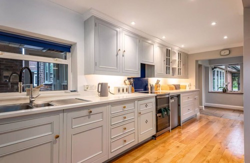 Arbury House | Spectacular! House with Own Pool & Cinema Room