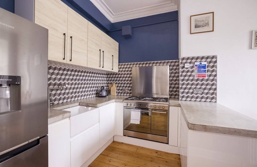 Dalry Apartment | Splendid Apartment near Haymarket