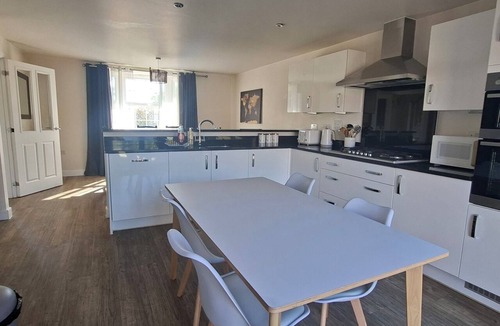 Warboys House | Sprawling 7-Bed Retreat in the Heart of Warboys