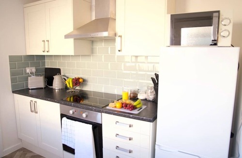 Doncaster House | St Johns Hse-Contractors-Free Parking-Wifi-Kitchen-Dog Friendly-Mid-Term Stays