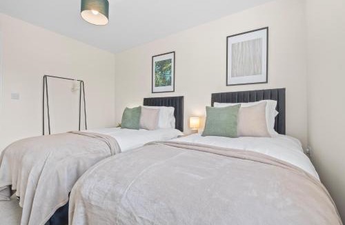 St Neots House | St Neots Contractor Stay - Free Parking