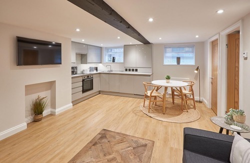 West Cliff Apartment | Staffordshire Hideaway