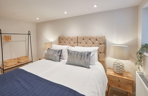 West Cliff Apartment | Staffordshire Hideaway
