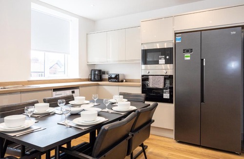 Trafford Apartment | Stanway Apartments- Free Parking & Close To Tram Stop