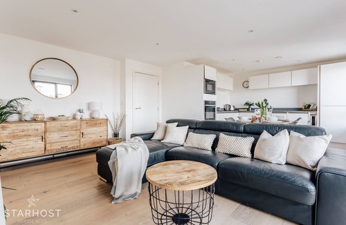 Ocean Village Apartment | StarHost Residences | Awesome 2 Bedroom Penthouse Apartment with City Views