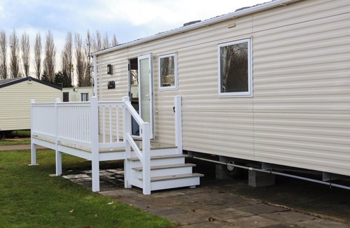 Great Houghton Cabin | Static Caravan 3 Bed Sleeps 8 Dog Friendly Parking