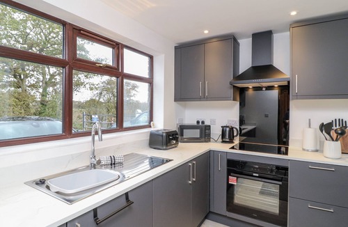 Sleaford Cottage | STATION HOUSE, pet friendly, with a garden in Osbournby