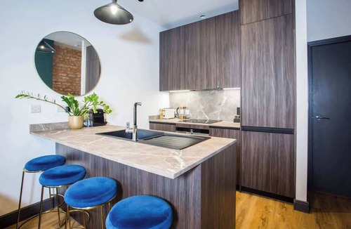 Northern Quarter Apartment | Stay Awhile - Industrial 1BR Flat Northern Quarter