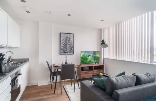 Old Trafford Apartment | Stay Zeni, Alexandra Rise Manchester Cosy Studio