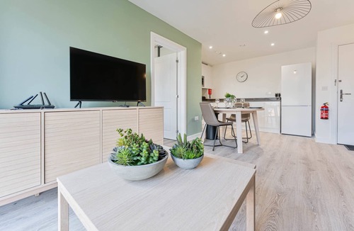 Derby Apartment | Stay Zeni, Hardwick House Derby Lovely 2 Bed Flat