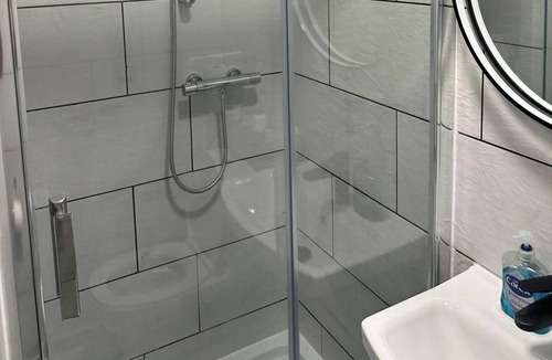 Acton Apartment | Studio Sleeps 3 - Outdoor Space - Pet Friendly