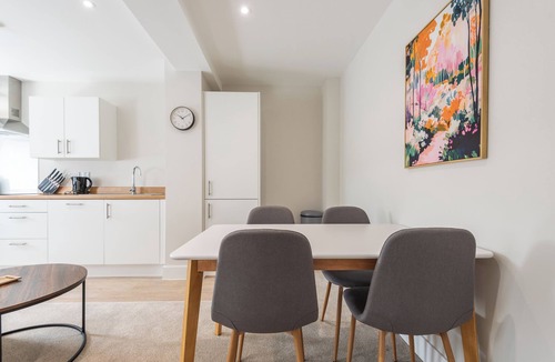 Hull Old Town Apartment | Stunning 1BR Flat Near Museum Quarter + Old Town
