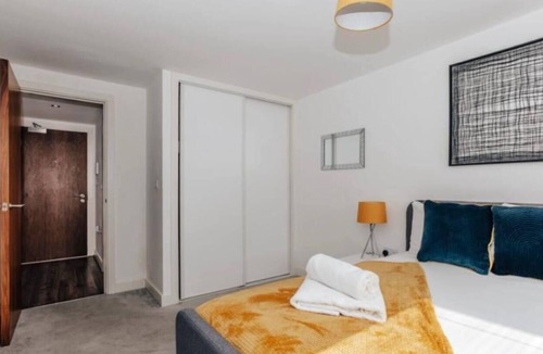Gay Village Apartment | Stunning 2-bedroom Apartment in Birmingham City