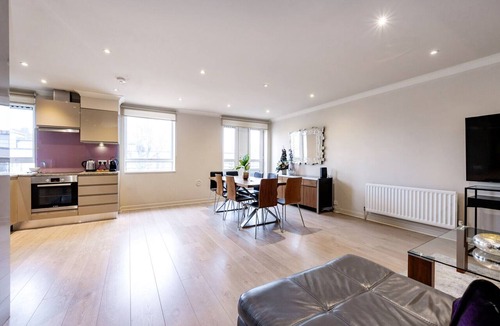 Maida Vale Apartment | Stunning 3-bedroom in the heart of London with parking
