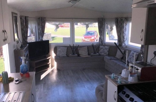 Mablethorpe and Sutton Apartment | Stunning 4-Bed Caravan in Mablethorpe sleeps 10