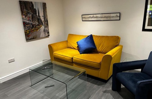 Barnsley Apartment | Stunning apartment with parking near Barnsley town centre