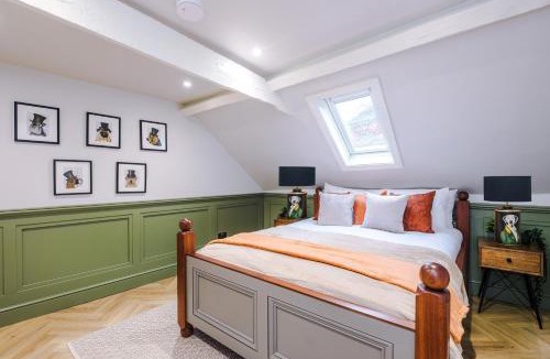 York Apartment | Stunning Central York Apartments - Sleep 17