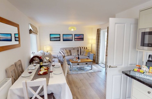 Filey Cottage | Stunning Coastal Cottage - Sleeping 6 in 3 Bedrooms - Pool and Beach Access Included.