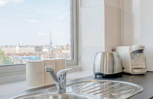 Chelsea Apartment | Stunning Flat in Chelsea, Kings Road with Balcony