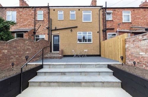 Darlington House | Stunning newly decorated house. TV in each bedroom