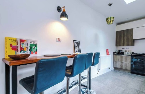 Northern Quarter House | Stunning Townhouse | Terrace+ Games+ Free Parking