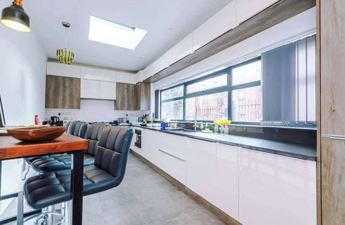 Northern Quarter House | Stunning Townhouse | Terrace+ Games+ Free Parking