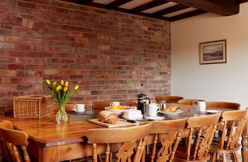 Dalbury Lees House | Stunning villa for 14 people with WIFI, TV and pets allowed