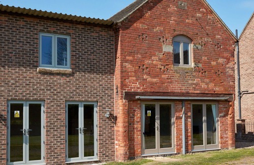 Dalbury Lees House | Stunning villa for 4 people with hot tub, WIFI and TV