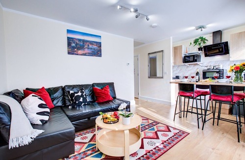 Ponders End Apartment | Stylish 1 BF-Free Parking-London-Tottenham Hotspur Stadium