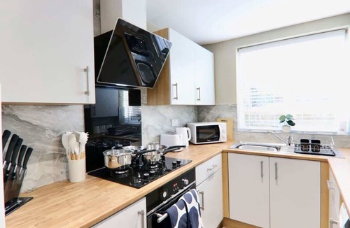 Sheffield Apartment | Stylish 1BR Retreat Close to Sheffield Centre