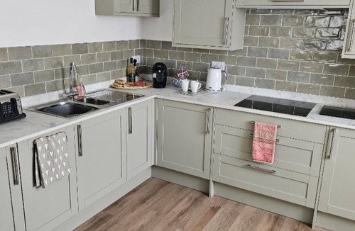 Stamford House | Stylish 2-bed House in Stamford Town Centre