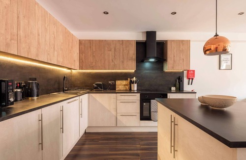 Hull Old Town Apartment | Stylish 2 Bedroom Apartment in Central Hull