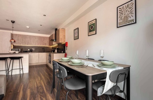 Hull Old Town Apartment | Stylish 2 Bedroom Apartment in Central Hull