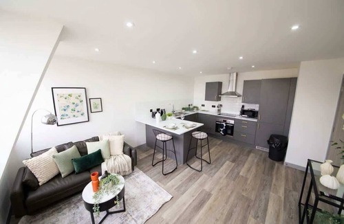 Preston Apartment | Stylish 2BR Apartment Near Preston City Centre